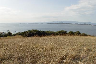 Недвижимость на Халкидики . Участок за городом площадью 9500 кв.м.