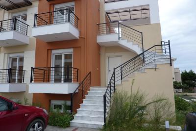 Недвижимость на Пригороды г.Салоники . Таунхаус площадью 100 кв.м.