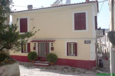 Недвижимость на о.Лесбос . Вилла площадью 90 кв.м.