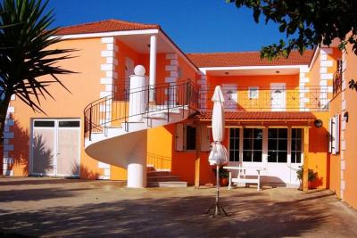 Недвижимость на Ионические острова . Участок за городом площадью 26000 кв.м.