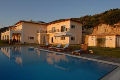 Недвижимость на о.Закинфос . Вилла площадью 450 кв.м.